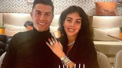 Ronaldo 37. yaşına sevgilisiyle girdi