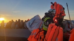 Akdeniz'de 228 düzensiz göçmen kurtarıldı