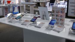 Çin'de akıllı telefon sevkiyatları yüzde 18 düştü