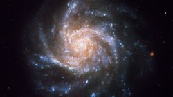 Hubble, birbirine çarpan galaksileri görüntüledi