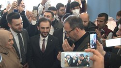 AK Partili gençlerin toplantısına Cumhurbaşkanı Erdoğan sürprizi