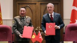 Hulusi Akar, Kırgız mevkidaşıyla görüştü