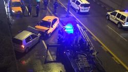 Ankara'da polisten kaçarken ters yöne giren sürücü, kaza yaptı