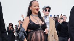 Hamile Rihanna transparan