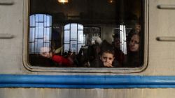 Lviv tren istasyonunda umut ve hüzün bir arada