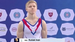 Rus sporcu, ödül törenine 'Z' yazılı mayosuyla katıldı