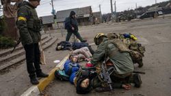 Ukrayna Dışişleri Bakanlığı, öldürülen ailenin fotoğrafını paylaştı 