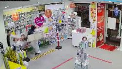 Ankara'da nöbetçi eczanede bıçaklı soygun girişimi