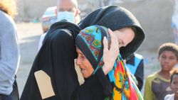 Angelina Jolie, Yemen'de sığınmacı kampına gitti