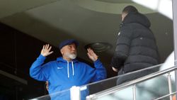 Tribünlerden Hikmet Karaman'a istifa çağrısı