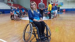 Hatay'da felç geçiren engelli kadın, mücadele edip basketbolcu oldu