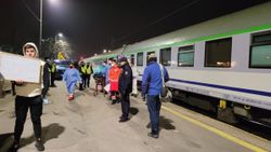 Ukrayna’daki kanser hastası çocuklar, trenle Polonya'ya sevk edildi