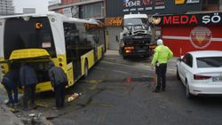 Avcılar'da savrulan İETT otobüsüne minibüs ve otomobil çarptı