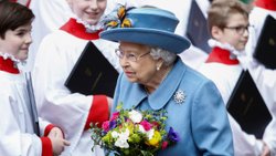 İngiltere Kraliçesi Elizabeth'in tekerlekli sandalye kullandığı iddia edildi