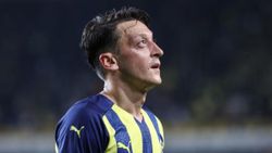 Dünya Mesut Özil'i konuşuyor