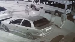 Sultangazi'de sokak ortasında silahlı saldırı