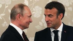 Macron ve Putin telefonda görüştü