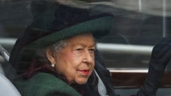 Kraliçe Elizabeth, Prens Philip'i anma programına katıldı