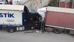 Kocaeli’de, 2 tır arasında sıkışıp can verdi