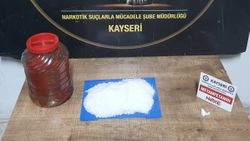 Kayseri'de 'Salça Bidonu' içinde uyuşturucu ticaretini polis engelledi