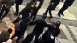 Avcılar'da genç kızların kedi kavgası