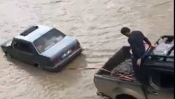 Elektrik direği yıkıldı