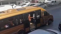 Esenyurt’ta minibüs şoförü kavga etti, yolculara küfredip kovdu