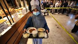 ABD'de Müslümanlar, ilk iftarlarını yaptı