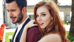 Kiralık Aşk'ın Defne'si pencere önü pozuyla 'Aman bacaklarını çok açma' dedirtti! 'İşte Ömer'in Defne'si'