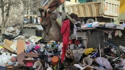 Tunceli'deki evden 6 ton çöp çıkarıldı