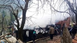 Kastamonu'da 2 katlı ahşap ev yandı, engelli çocuk öldü 