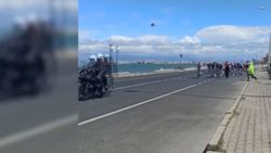 İzmir'de bisikletçiler parkura giren yayaya çarptı