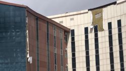 Kars'ta hastanenin dış cephesi, fırtınayla birlikte uçtu