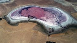 Konya'daki pembe göl, bu yıl kahverenginde kaldı