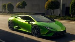 Yeni Lamborghini Huracan Tecnica tanıtıldı