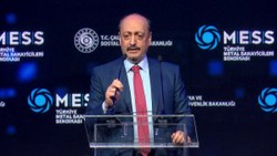 Vedat Bilgin: Türk ekonomisindeki büyümeyi sanayi sürüklüyor