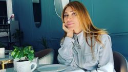 Şarkıcı Doğuş'un eşi güzelliğiyle parmak ısırttı! 'Azerbaycan'ın Müge Anlı'sı!'