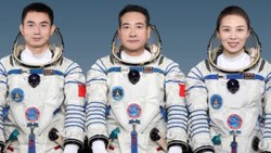 Çin uzay istasyonundaki taykonot ekibi Dünya'ya geri döndü
