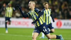 Fenerbahçe'de Pelkas ilk 11'e yakın