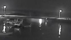 Arnavutköy'de ticari aracın denize uçtuğu anlar kamerada