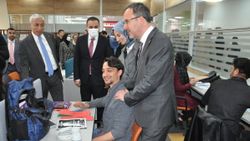 Bakan Kasapoğlu, Kars'ta Gençlik Merkezi’nin açılışını yaptı