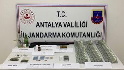 Antalya’da uyuşturucu operasyonunda sahte dolarlar ele geçirildi 