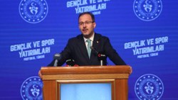 Mehmet Muharrem Kasapoğlu, Gençlik ve Spor Yatırımları Protokol Töreni’ne katıldı