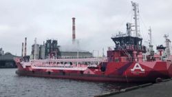 Dünyanın elektrikli ilk tanker gemisi denize iniyor
