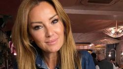 Pınar Altuğ 'Bir tane yetmez' dedi, mini etekli karelerini peş peşe paylaştı! Sosyal medyaya yıkıldı...