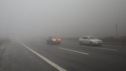 Sis ve sağanak, Bolu Dağı'nda etkisini gösterdi