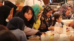 Japonlar, Tokyo Camisi'ndeki iftarlarda yer aldı