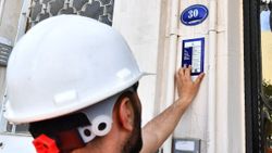 İzmir Bayraklı'da 31 binden fazla yapıya kimlik belgesi