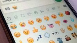 WhatsApp'ta mesajlara emojiyle tepki nasıl verilir?