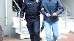İzmir’de FETÖ hükümlüsü, Almanya’ya kaçarken havalimanında yakalandı